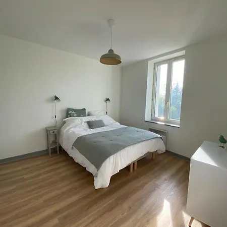 Apartment T4 Et Parking A 3km Du Futuroscope Jaunay-Clan