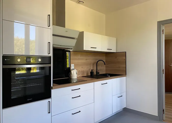 T4 Et Parking A 3km Du Futuroscope *