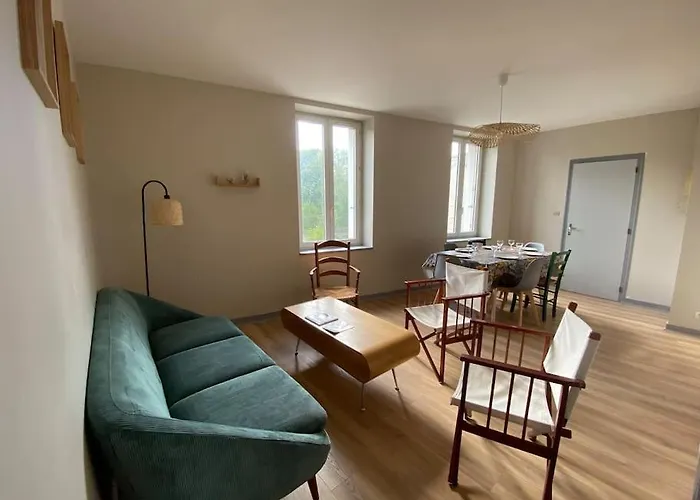 Apartment T4 Et Parking A 3km Du Futuroscope Jaunay-Clan