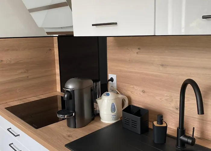 T4 Et Parking A 3km Du Futuroscope